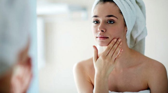 Kaj je niacinamid in zakaj bi ga morali uvesti v svojo nego (če ga še niste)