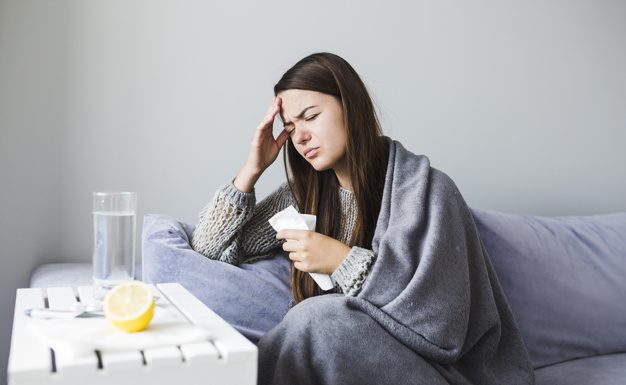 Tako se je z boleznijo COVID-19 bojevalo komaj 22-letno dekle