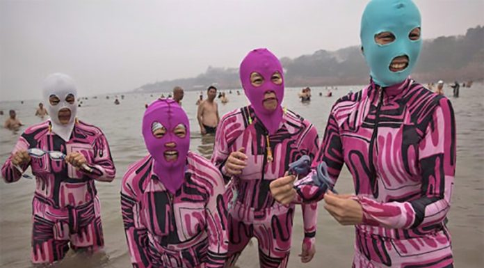 Pozor! Prihaja popolna zaščita za sončne paranoike: facekini