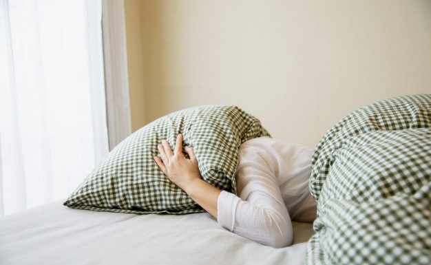 5 vsakdanjih navad, ki slabšajo kakovost vašega spanca