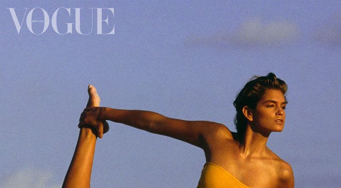 Pogrešate svoj vadbeni center? Vadite s Cindy Crawford (in to kot v osemdesetih!)