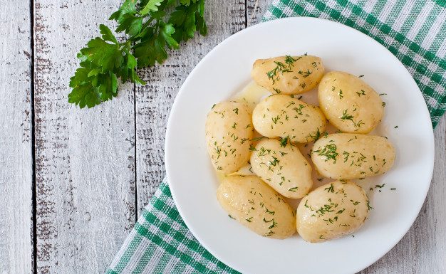 Recept: božanska krompirjeva solata