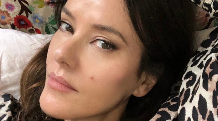 VIDEO: kako doseči naraven mačji videz oči z minimalno ličili