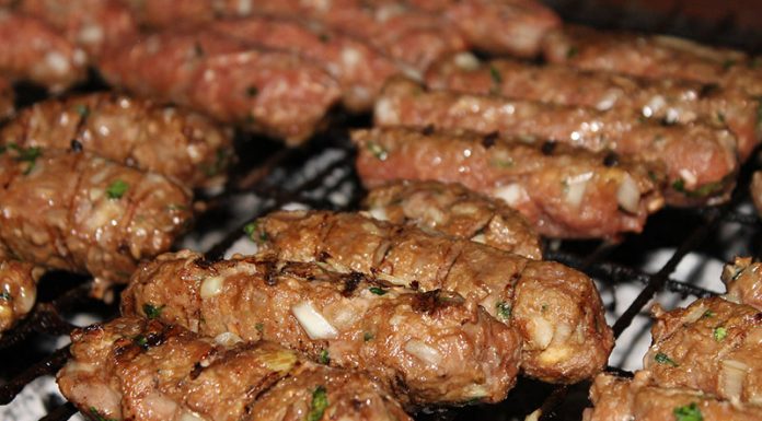 Prepakirani čevapčiči: prodajajo vam polnila namesto mesa