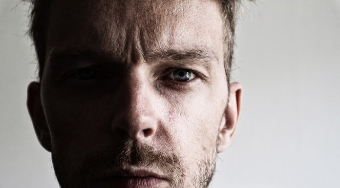 10 znakov, da imate prenizek serotonin (in kako si ga naravno dvignete)