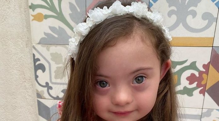 Spoznajte 4-letno deklico z Downovim sindromom, ki osvaja modne piste