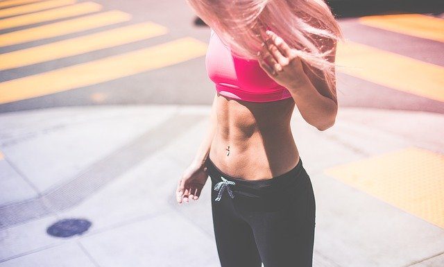 Moškim je všeč določen tip ženske postave iz evolucijskih razlogov Adult Body Close Up Exercise Fit - Pexels / Pixabay