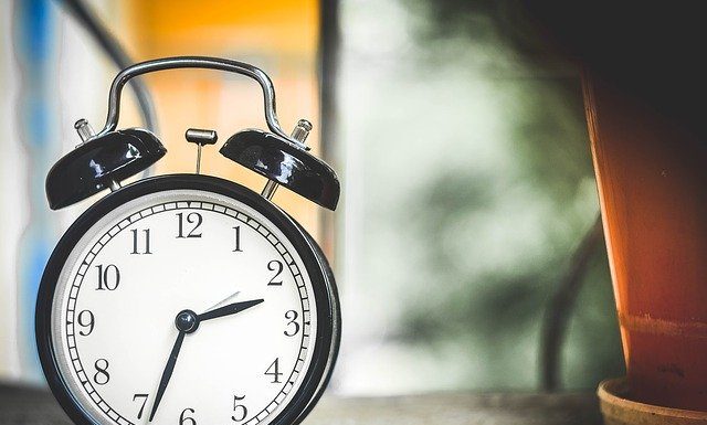 Kako postati jutranji tip človeka? Clock Time Alarm Clock Hour  - obpia30 / Pixabay