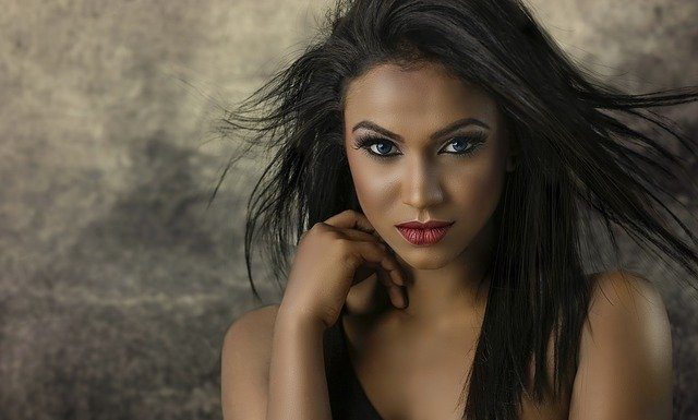 Zato tako radi gledamo privlačne ljudi Fashion Woman Portrait Model Girl - himanshugunarathna / Pixabay