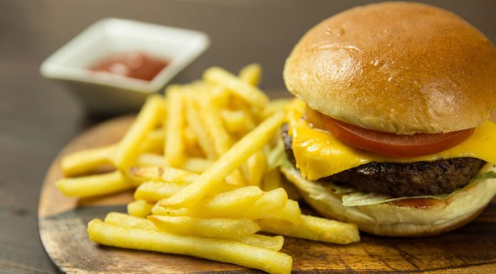 Ali restavracije s hitro hrano ustrezno označujejo alergene?