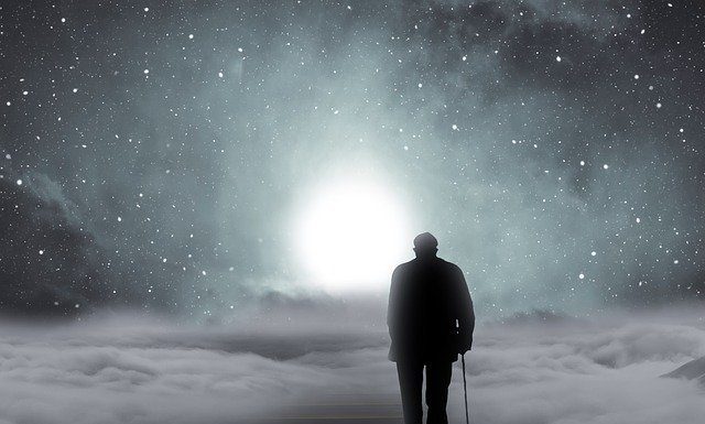 Praznična depresija in osamljenost: zakaj pride do tega in kako se izogniti? Say Goodbye Old Man Man Away - Myriams-Fotos / Pixabay