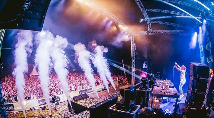 Danes se začne SMILE LJ, najbolj varna zabava poletja; prihaja še PRETTY PINK!