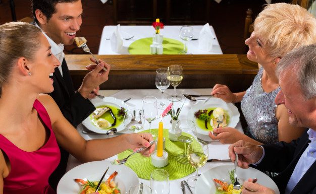 Kako se razumeti s sorodniki partnerja, če vas ne marajo (za dobro vseh)