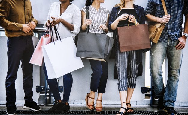 Zakaj si vedno želimo kupiti nove stvari in kako prenehati s tem?