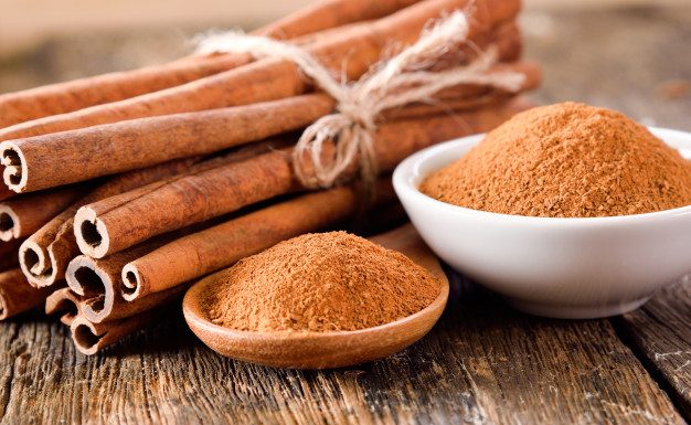 Razlogi, zakaj morate k vaši prehrani dodajati več cimeta
