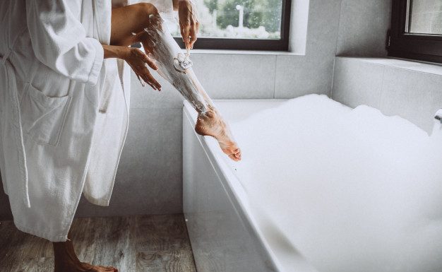 4 triki, s katerimi boste pozabile na vraščene dlake