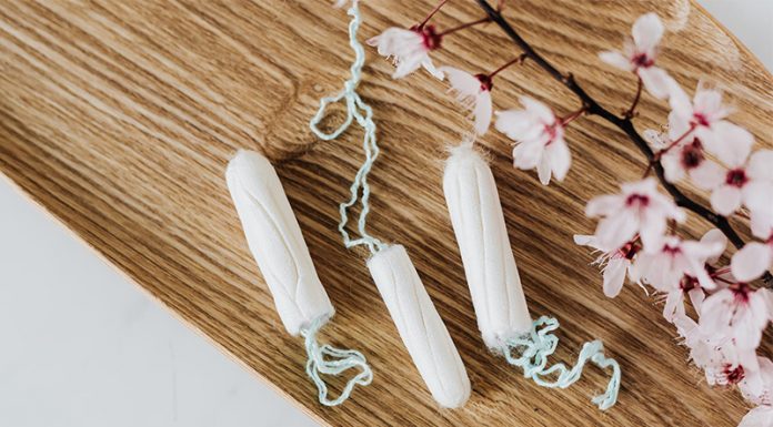 Škotska prva država, ki bo vsem ženskam zagotovila brezplačne izdelke za menstruacijo