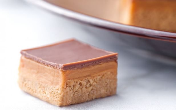 Recept: Karamelno-čokoladne kocke