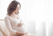 Novi krvni test natančno napoveduje preeklampsijo