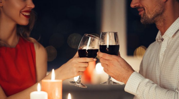 3 laži, ki jih lahko rečete na prvem zmenku