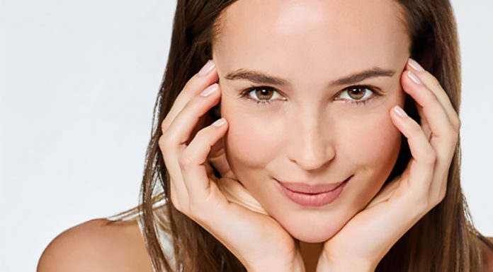 NIVEA Q10 Energy ampule za nego obraza proti prvim gubam z močjo vitamina C