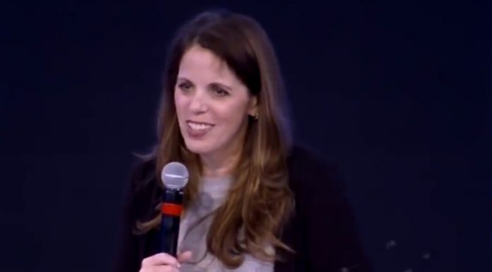 Predavanje dr. Simone Gold: Resnica o cepivu za COVID-19