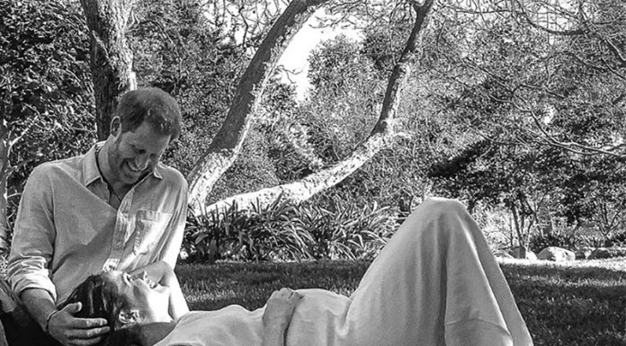 Pobegli kraljevi par pričakuje drugega otroka