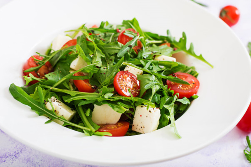 Recept: Pirina solata s feto - Planet Lepote
