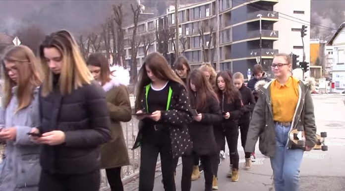 Večkrat nagrajeni film, ki si ga morate ogledati: Generacija Z: Ne al’ ja?