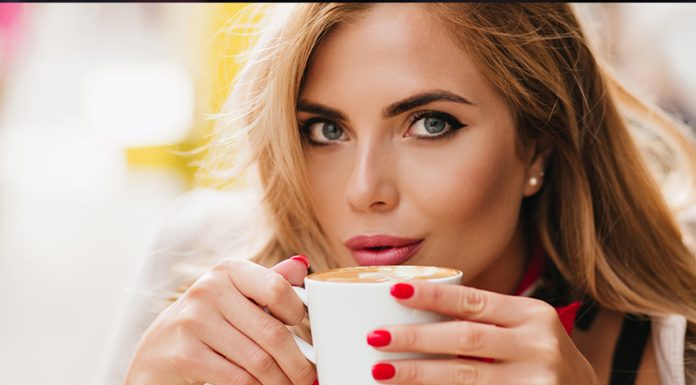 Kaj se zgodi z vašimi lasmi, ko zmanjšate vnos kave?