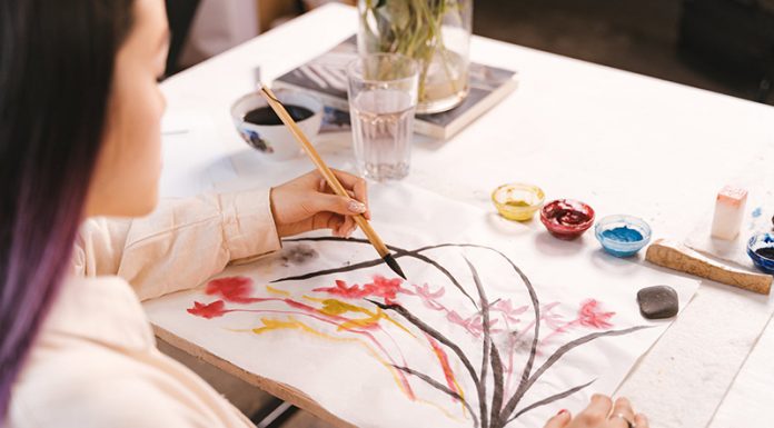 13. avgust, dan levičarjev: Levičarji umirajo prej, kaže raziskava