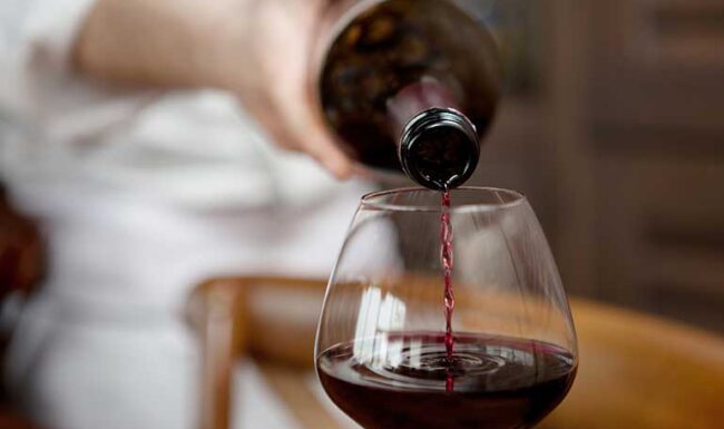 Nova študija pravi, da ima pitje rdečega vina velik vpliv na srce