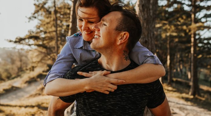 Še iščeš ljubezen? Preveri TO! Iskanje partnerja preko spleta pripeljalo do Sanjske poroke 8