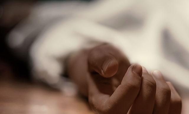 Resnična zgodba: Moj oče je umrl po cepljenju za Covid-19