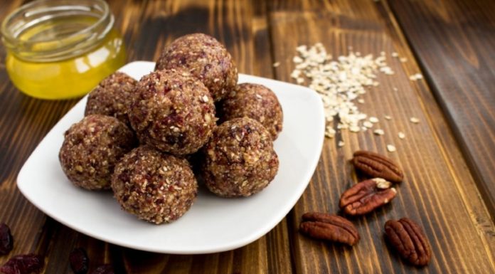 Recept: Zdrave ovsene kroglice z brusnicami