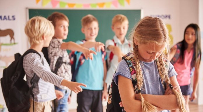 Zakaj otroci ustrahujejo druge in kako jih ustaviti