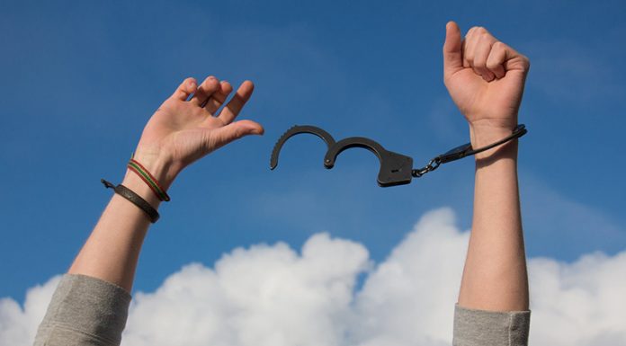 Besede zdravnikov ISZ pogumnim dijakom, ki so se uprli terorju