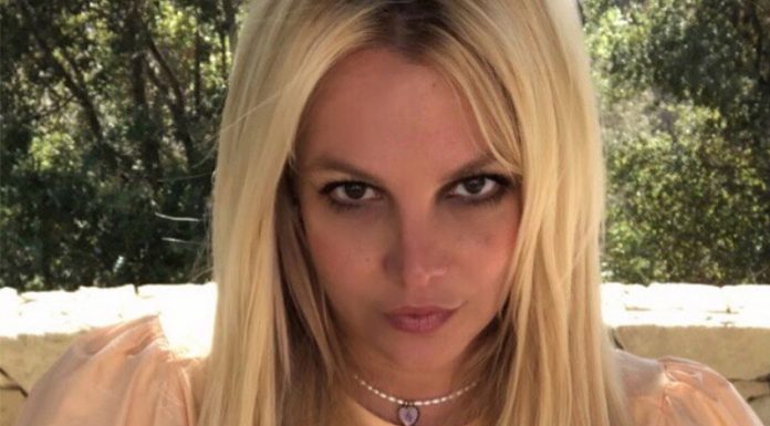 Britney Spears za vse dogajanje krivi svojo mamo