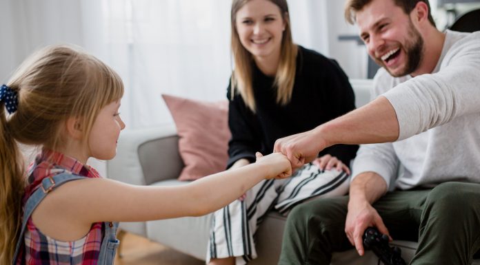 Otroci narcisov lahko razvijejo te negativne lastnosti