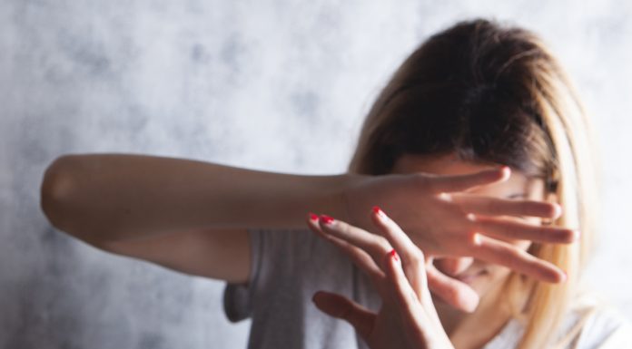 Zakaj se ženske vračajo k svojim nasilnim partnerjem?