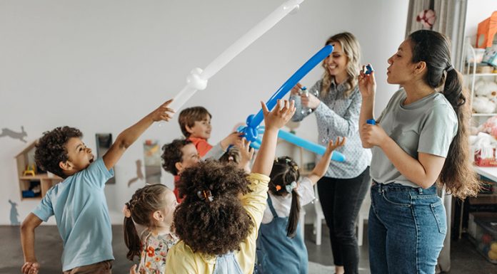 Apel slovenskih šolnikov: ukrepi nenamerno ali namerno delujejo proti naravnemu razvoju mladih