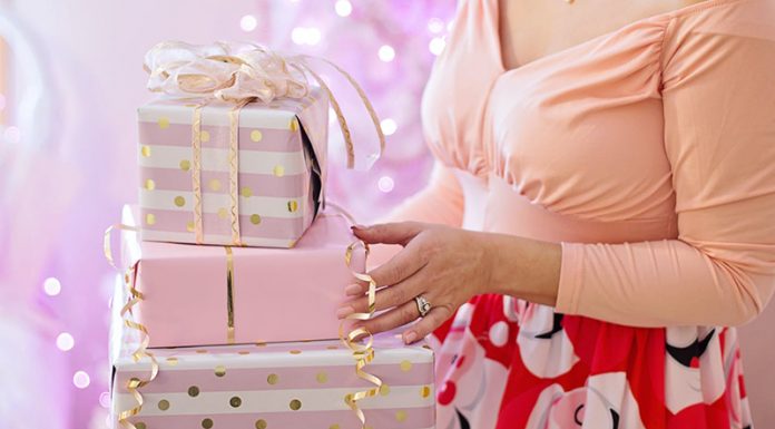 Zgrešeni praznični nakupi: obdarovancu darilo ni všeč; z nakupom ste se prenaglili – kaj storiti?