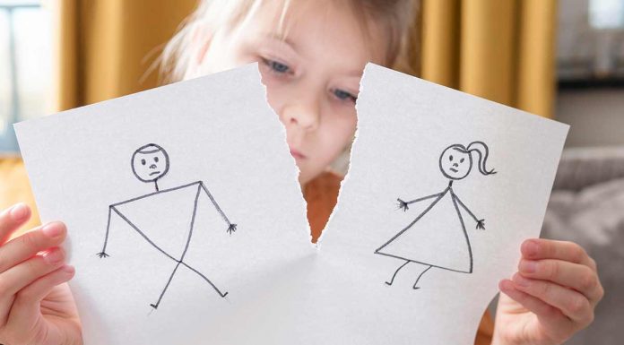 Študija pravi, da poroka pri tej starosti lahko pelje do ločitve