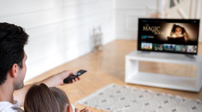 Kako pretiran čas pred zaslonom vpliva na oči vaših otrok