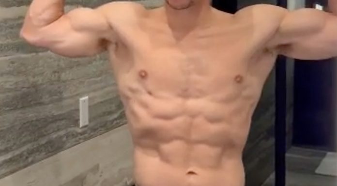 50-letni igralec šokiral oboževalce s svojim telesom