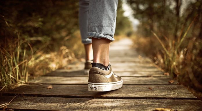 Zakaj bi morali dan začeti s sprehodom; 10 neverjetnih koristi