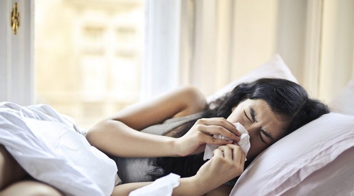 Kdo je odredil, da v Sloveniji ni zgodnjega zdravljenja za Covid?