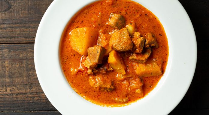 Recept: Krompirjev golaž