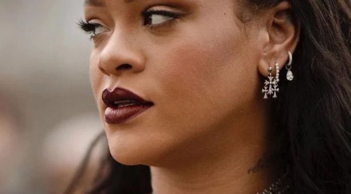Je Rihanna tokrat prestopila mejo? Poglejte, kaj je oblekla v visoki nosečnosti