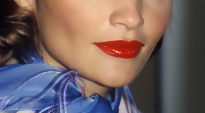 Njena ljubezen do rdečih ustnic se je začela že v 90-ih